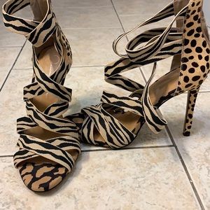 JESSICA SIMPSON ANIMAL PRINT HEELS